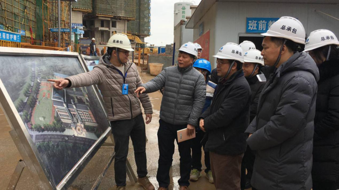 检查现场。。。。。李梅凤 摄.png