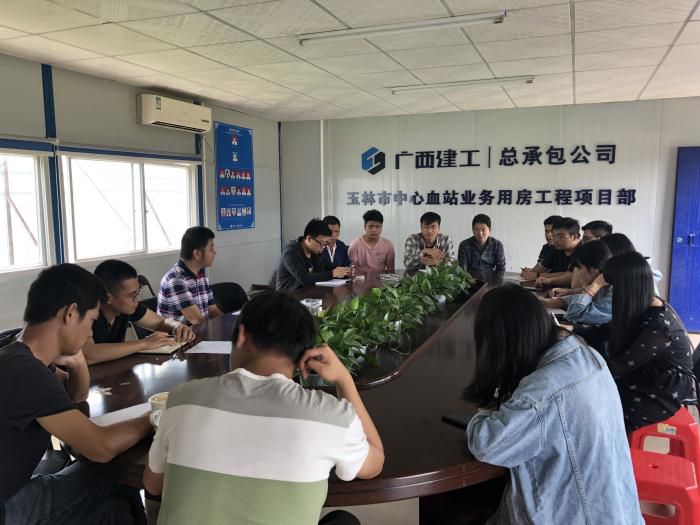 3聚会现场。。。。。。李宁 摄_700x525.jpg