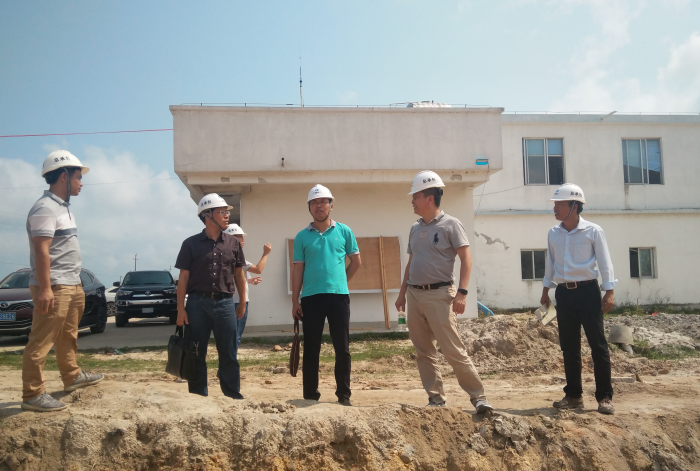 1.1陈祖训实地审查项目现场。。。。。。许传波 摄700.png