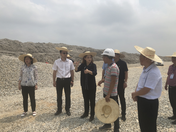 2实地审查施工现场。。。。。。。卢丽君 摄700.png