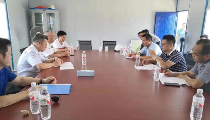 9调研聚会。。。。。。。。 梁武益 摄700.jpg