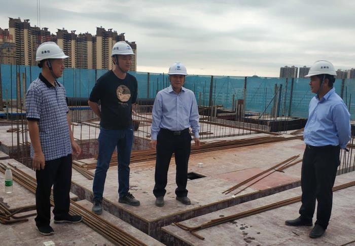 1.1检查现场。。。。。。。。李挺 摄700.jpg