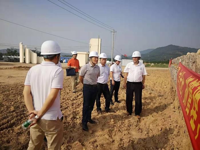 3.1检查现场。。。。。。梁红玉 摄700.jpg