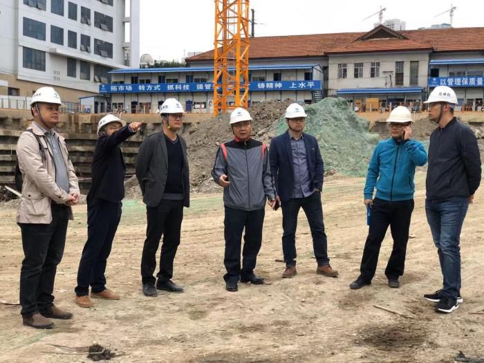 5.2陆烜带队到直属分公司民族苑项目检查。。。。。。。 朱文海 摄700.jpg