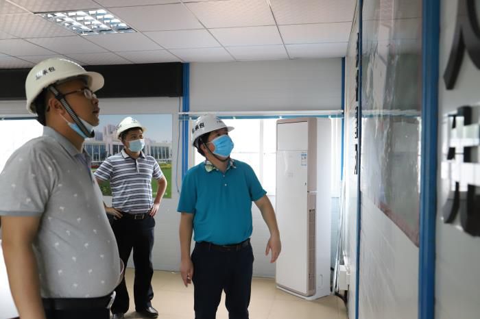 6.2钟山人民医院项目检查现场。。。。。。。侯健杰 摄700.JPG