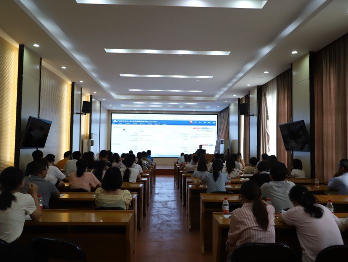 培训现场。。。。。。。。李杰 摄.jpg