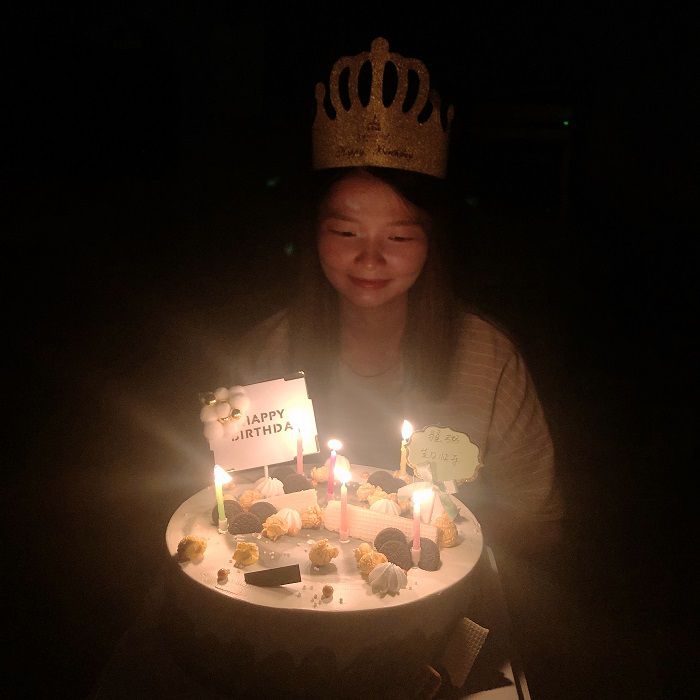 寿星许愿。。。。。。刘博群 摄.jpg