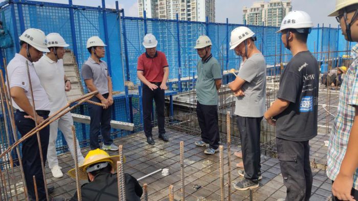 24检查现场。。。。。李昌钞 摄.jpg