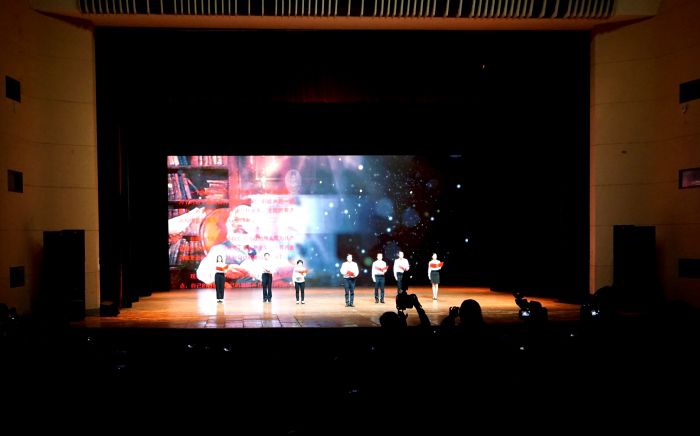 59朗诵演出。。。。。。。谢微旋 摄.jpg