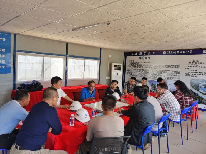 聚会现场。。。。。。。陆大南 摄.jpg