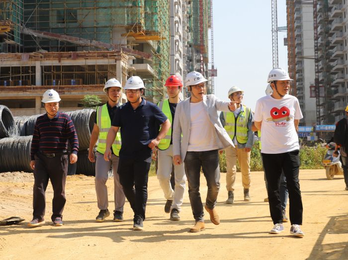 检查现场。。。。。谭龙摄.jpg