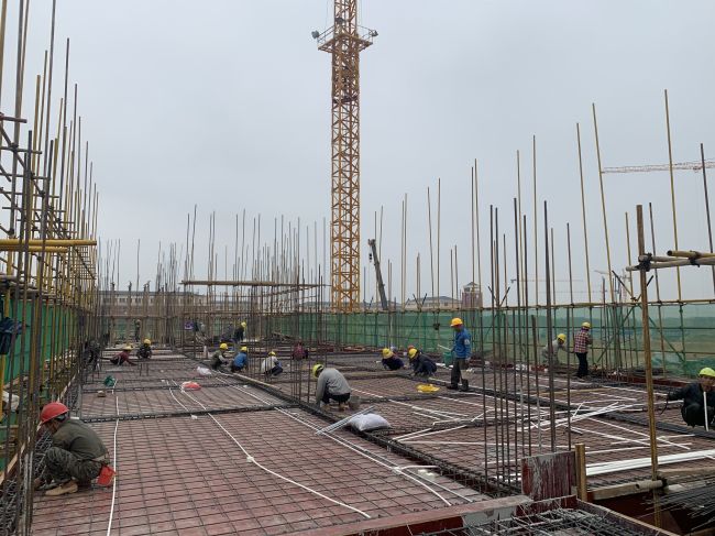 基础教学楼B区三层梁板钢筋施工现。。。。。。。。ㄐ尥迹.jpg