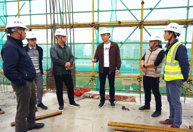 公司董事长、党委书记陈祖训深入现场调研指导。。。。。。。。；；；；；；瓶『 摄.jpg