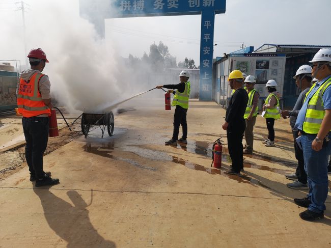 6.1  火灾事故救援演练现场。。。。。。。。宁祥江 摄.jpg