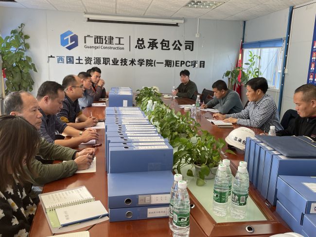 【曾总】五分公司广西领土资源职业手艺学院项目检查    聚会现场。。。。。。。。刘博群  摄.jpg