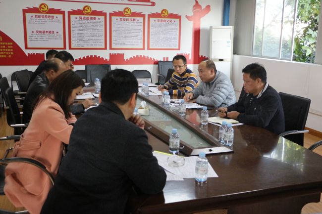 聚会现场。。。。。。。张钊林 摄.jpg