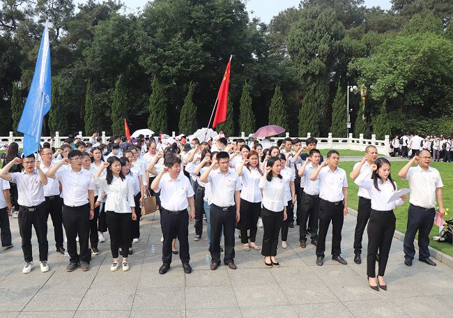 重温入党誓词。。。。。。。。周煜川摄（修图）.jpg