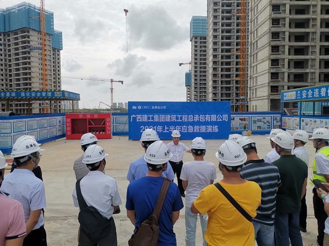 张强在演练前做指示。。。。。。。。；；；；；票ι 摄（修图）.jpg