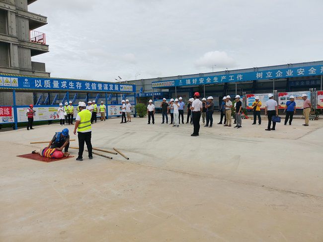 应抢救援演练。。。。。。。。；；；；；票ι 摄（修图）.jpg