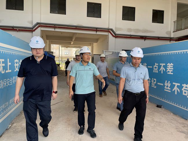 检查现场。。。。。。。。刘博群 摄（修图）.jpg