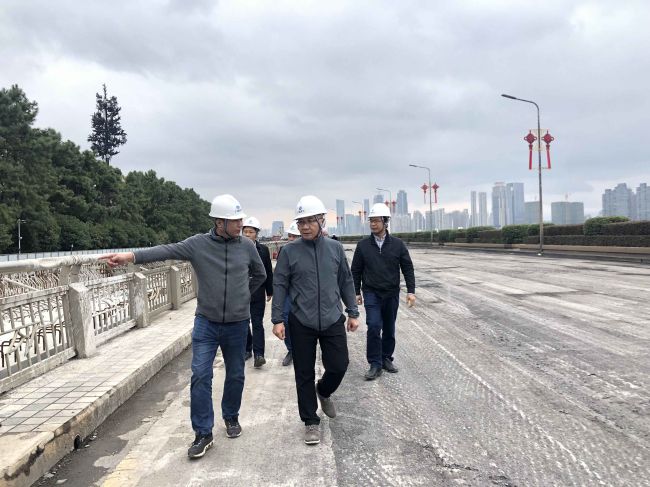 检查现场1。。。。。。林鹏飞 摄（修图）.jpg