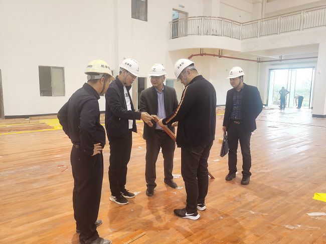 现场指导事情。。。。。。刘博群 摄（修图） (2).jpg