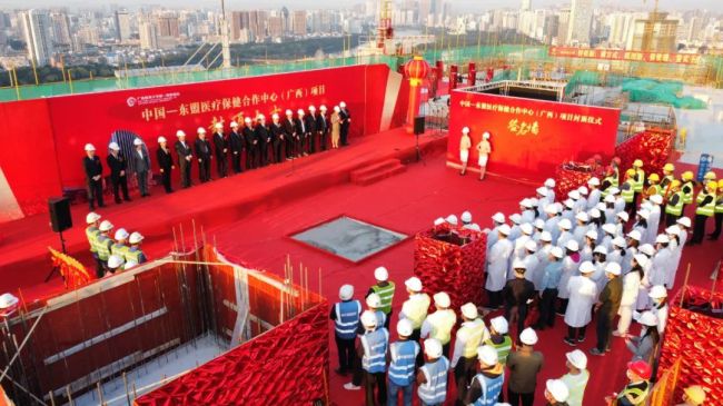 封顶仪式现。。。。。。。。ㄐ尥迹.jpg