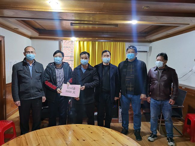 慰问合影。。。。。。。。莫光富 摄（修图）.jpg