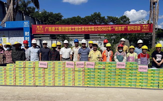 （修图）活动合影。。。。。。。。容芝雅 摄.jpg