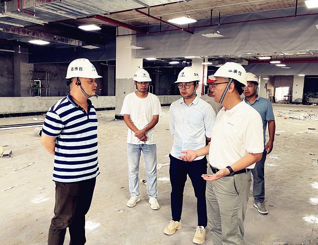 （修图）深入现场审查。。。。。。。。容芝雅 摄.jpg