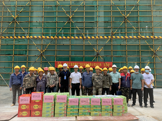 送清凉现场。。。。。蔡怡灵 摄（修图）.png