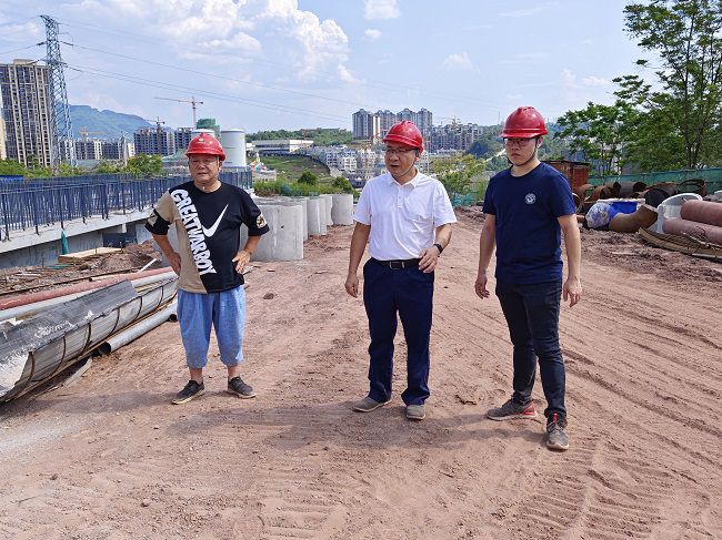 指导现场。。。。。。。韦武澳 摄（修图）.jpg