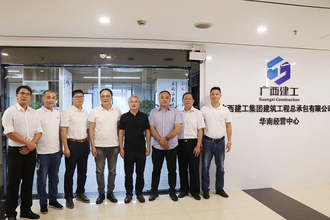 合影留念。。。。。。。周煜川 摄（修图）.jpg