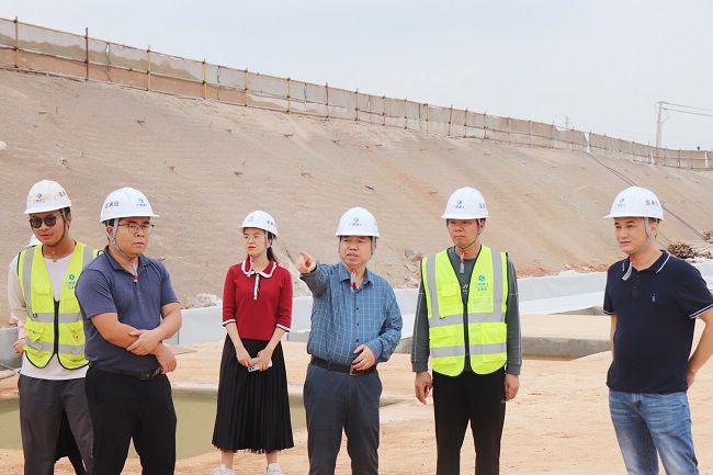 岑廷义深入现场视察施工历程。。。。。周煜川 摄（修图）.jpg