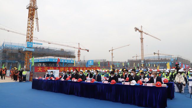 大会现场。。。。ㄐ尥迹 .jpg