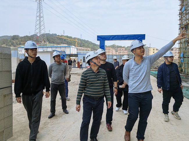 检查现场。。。。。。。周珮 摄（修图）.jpg