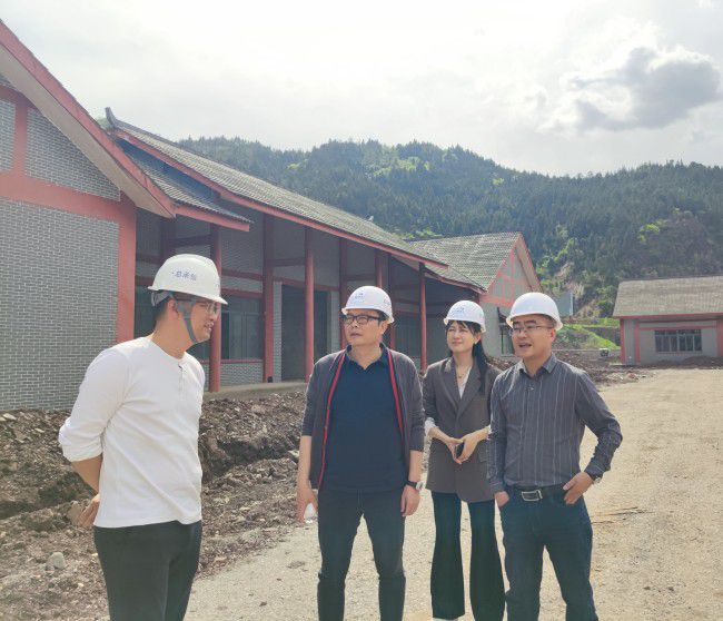 检查现场。。。。。。。。班华朋 摄（修图）.jpg