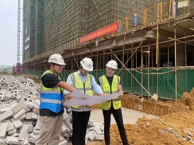 现场施工指导。。。。。马小云 摄（修图）.jpg