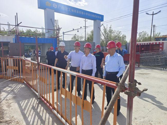 刘威力在现场调研指导。。。。。。林鹏飞 摄（修图）.jpg