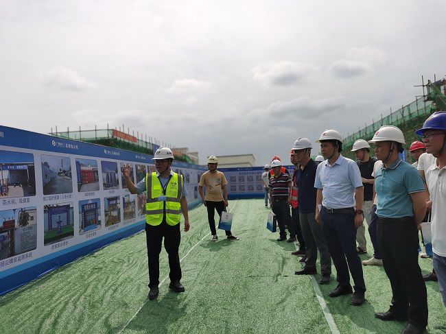 观摩现场。。。。。。。。潘文君 摄（修图）.jpg