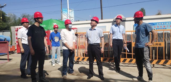 检查现场。。。。。。。；；；；；；；；普鹩 摄（修图）.jpg