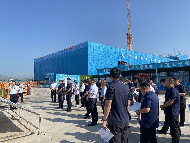 检查现场。。。。。。。。潘扬 摄（修图）.jpg