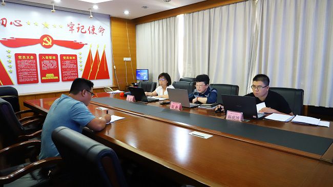 第一组答辩现。。。。。。。。ㄐ尥迹.jpg