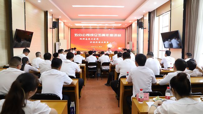 聚会现场。。。。。。。杨钰 摄（修图）.jpg