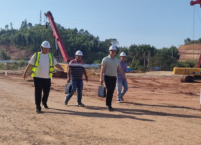 调研现场。。。。。。。。陆勤摄（修图）.jpg