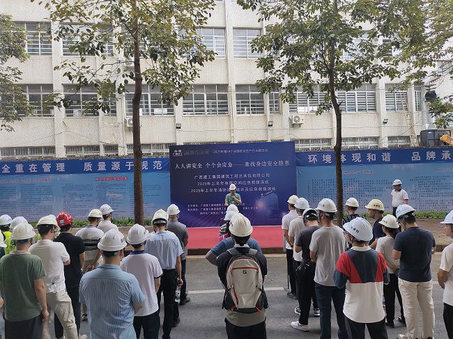 莫志元做演练发动和宣布演练最先。。。。；；；；；票ι 摄（修图）.jpg